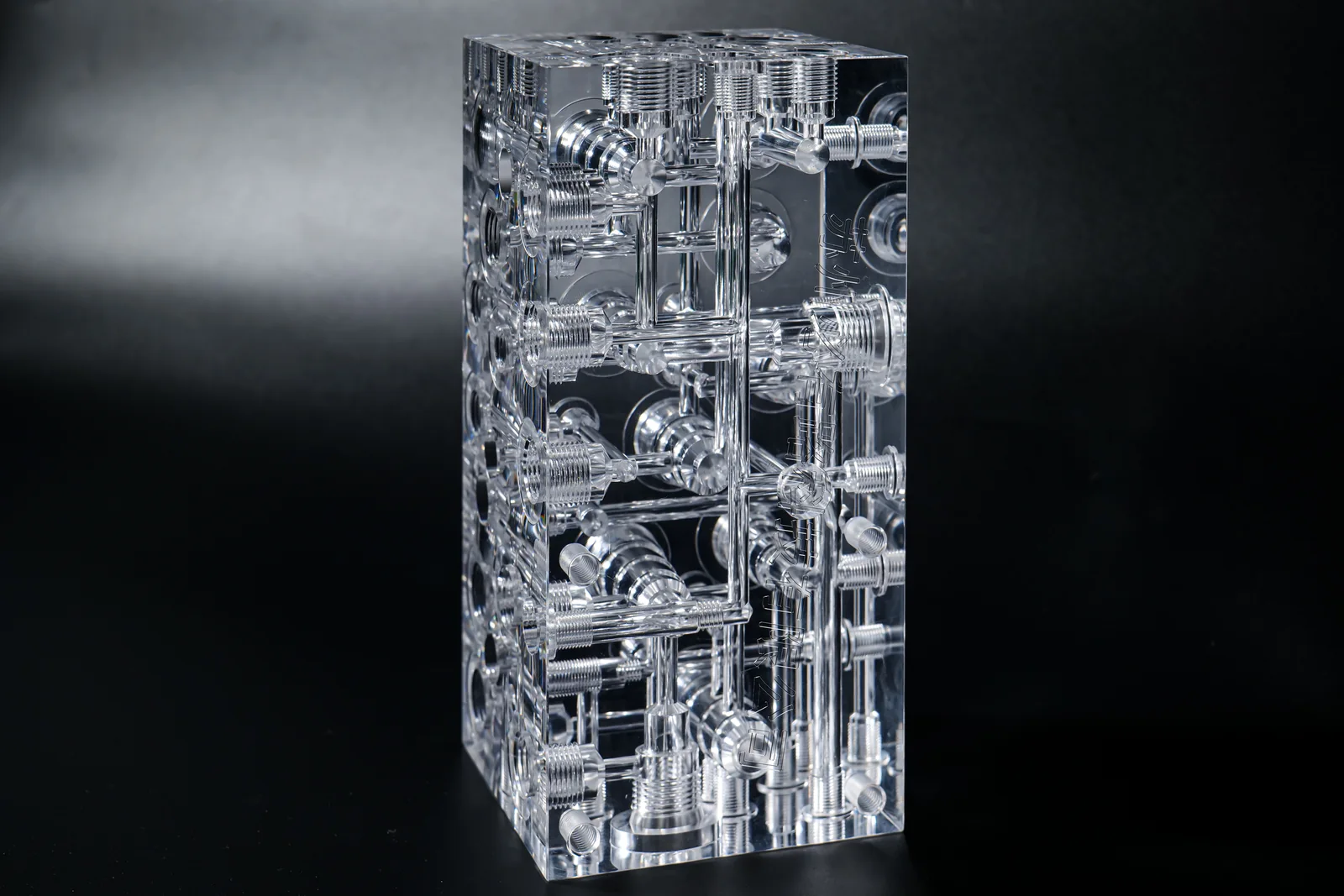 PMMA transparent acrylic valve body CNC machined part
