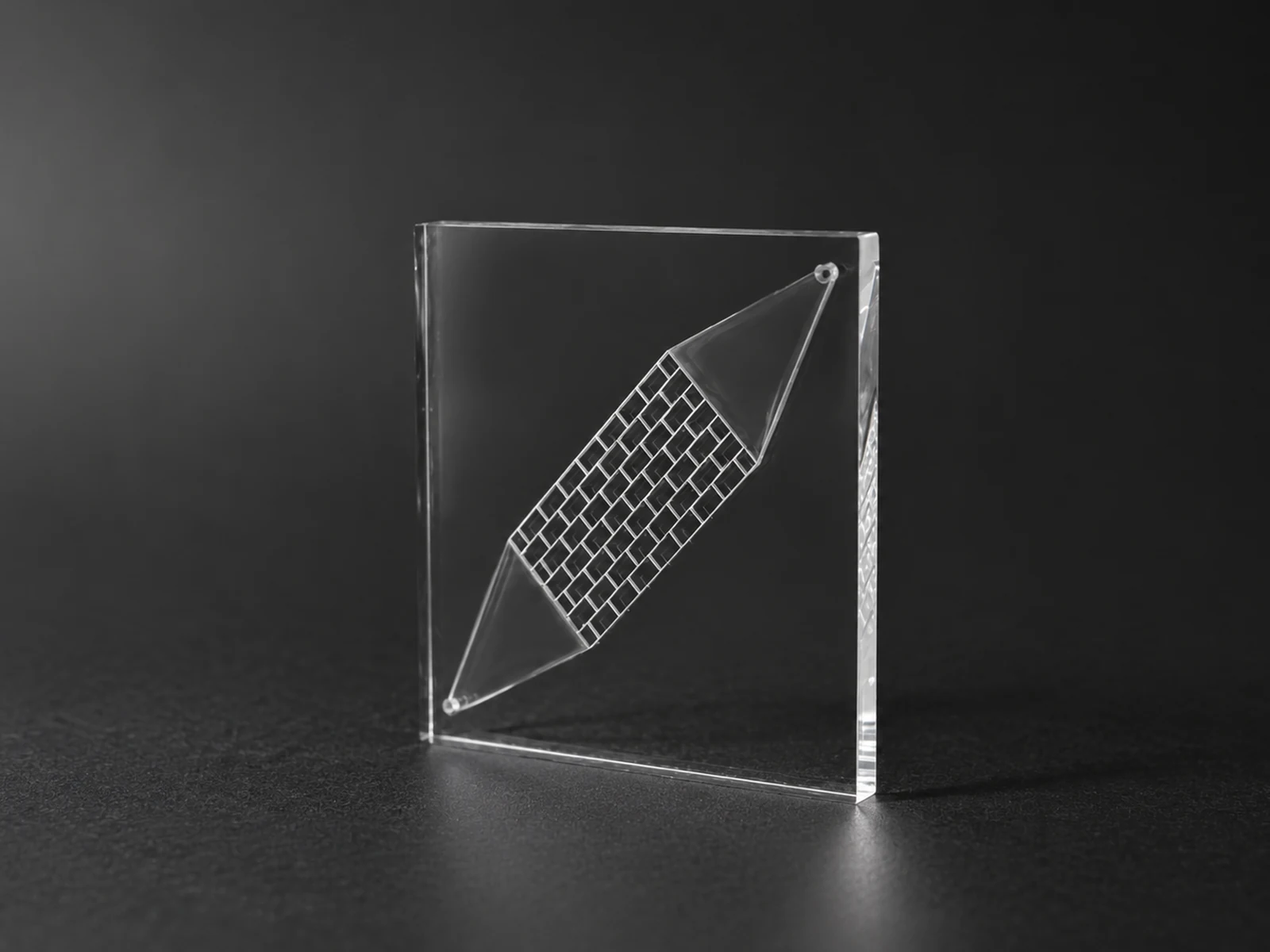 PMMA microfluidic manifold with transparent precision flow channels